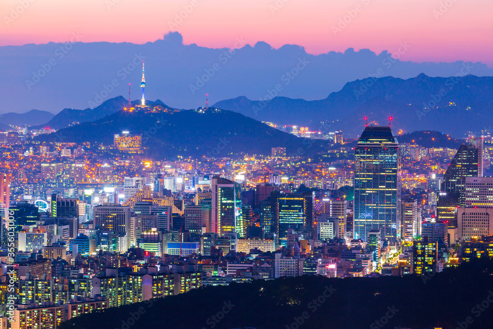 Seoul city skyline and skyscraper in downtown seoul, South Korea.