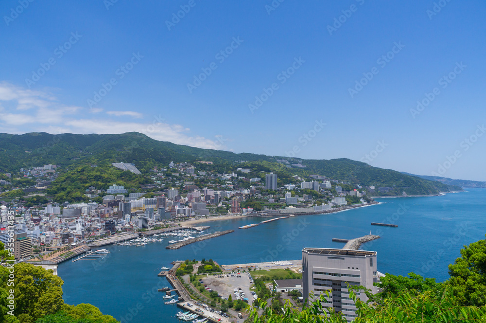 Fototapeta premium Plaża Atami w prefekturze Shizuoka