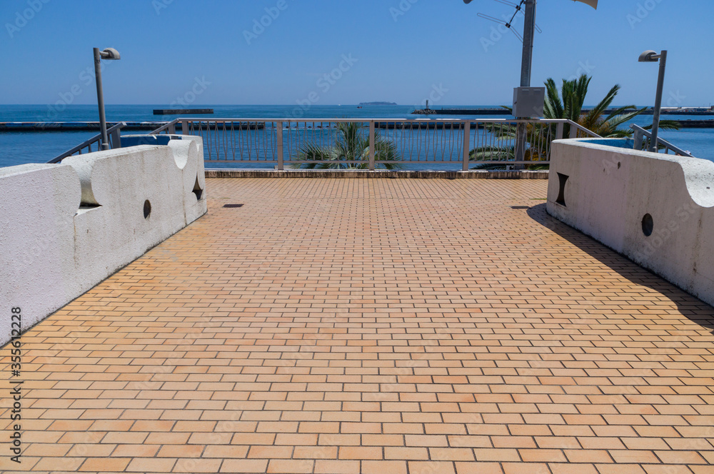 Fototapeta premium 静岡県熱海のビーチ