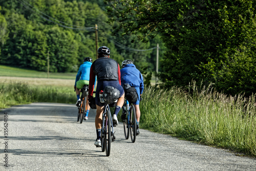 Gravel Bike dans le Vercors du côté de Presles dans la Alpes à la limite de la Drôme et de l'Isère