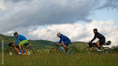 Gravel Bike dans le Vercors du côté de Presles dans la Alpes à la limite de la Drôme et de l'Isère