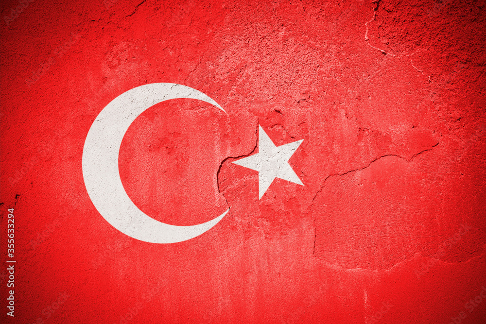 Obraz premium Turkey flag on cracked wall