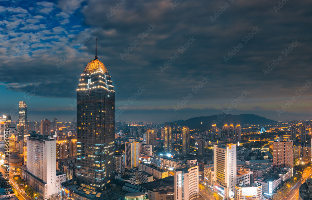 Obraz premium Night view of Wuxi City, Jiangsu Province, China