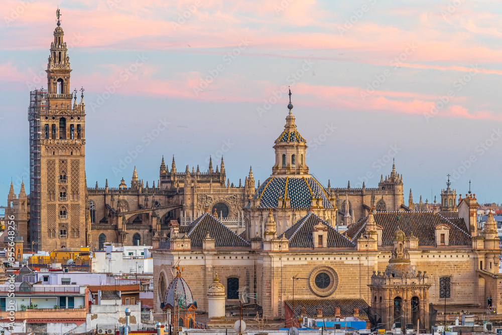 Fototapeta premium Sunset view of cathedral in Sevilla, Spain