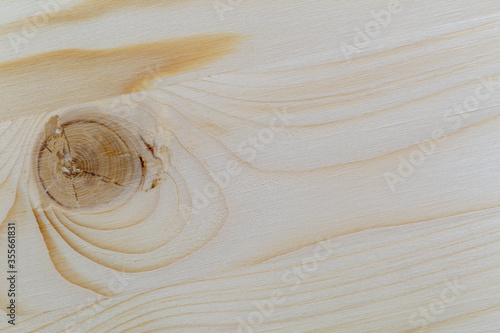 Diseño de una tabla lisa de madera de pino.