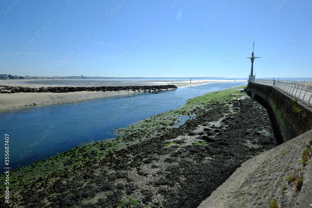 Low tide at le Pouliguen bay. A place located in the west of France. may 2020