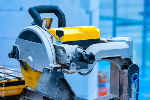 Circular saw for stone and ...