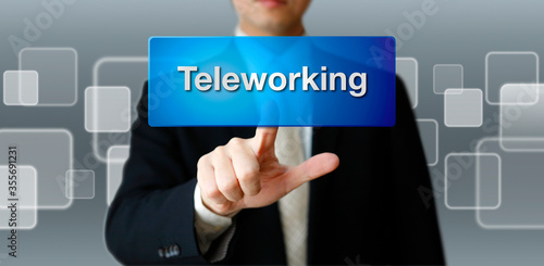 テレワーク　在宅勤務　リモートワーク