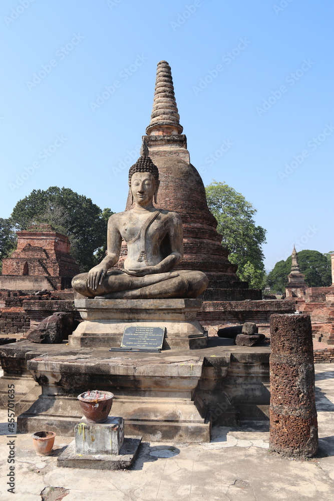 Bouddha du Wat Mahathat, parc historique de Sukhothaï, Thaïlande