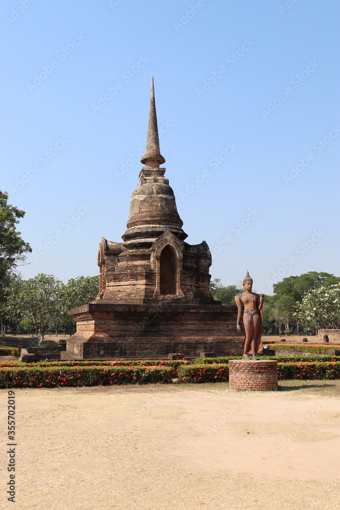 Fototapeta premium Temple&nbsp;du parc historique de Sukhothaï, Thaïlande