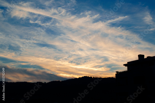 Atardecer con nubes