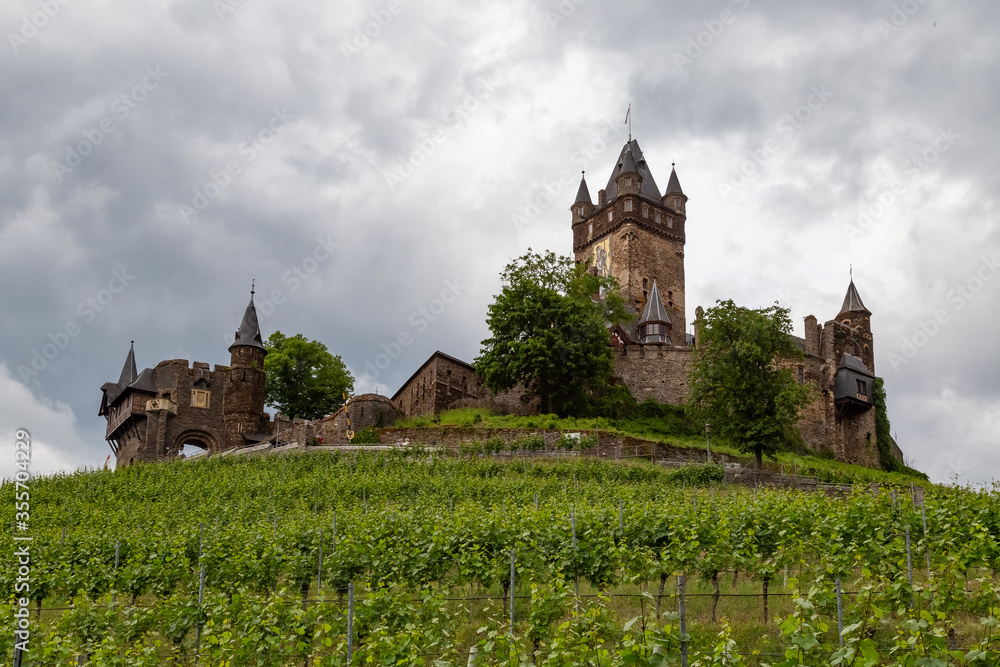 Obraz premium Urlaub in Deutschland Mosel Reichsburg Cochem