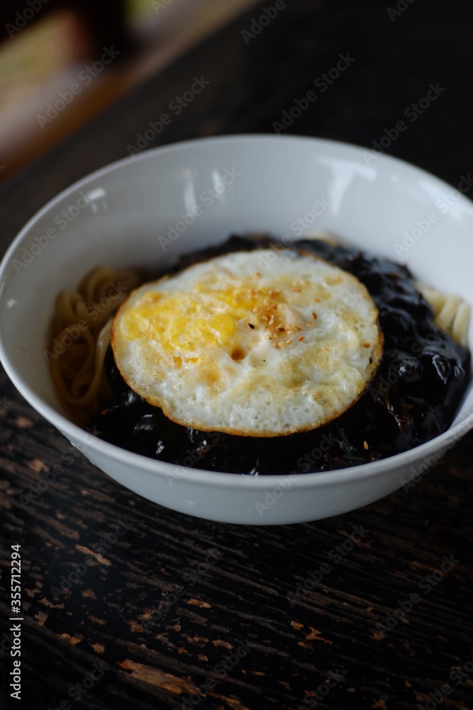 Jajangmyeon with a sunny side up