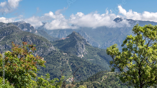 Panorama sur les Alpes du Sud et Sainte Agnès