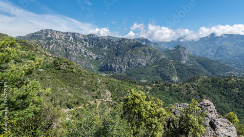 Paysage de montagne dans le Sud de la France