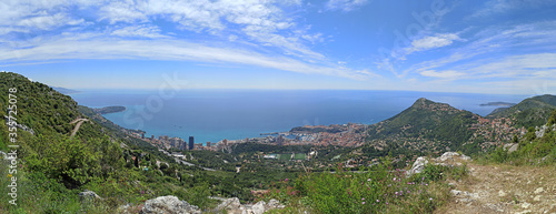 Panorama et paysage sur la Côte d'Azur et Monaco Landscape on French Riviera and Monaco