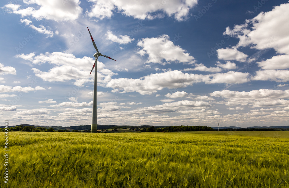 Windrad in idyllischer Sommerlandschaft / wind mill in Idyllik Summer landscape Windrad in idyllischer Sommerlandschaft / wind mill in Idyllik Summer landscape