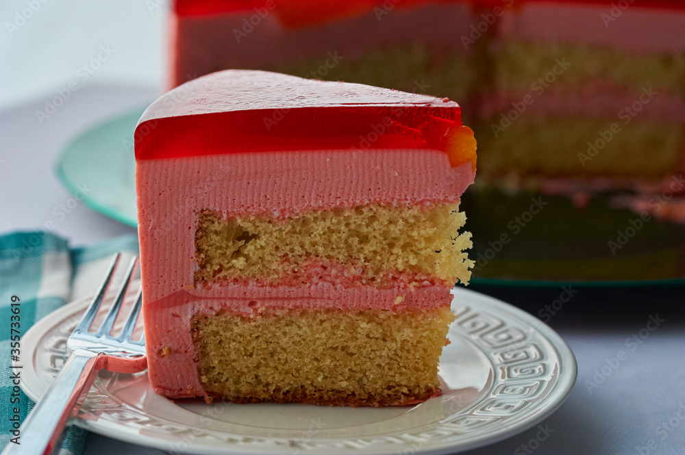 Torta Helada, a Peruvian jello cake with layers of strawberry mousse ...