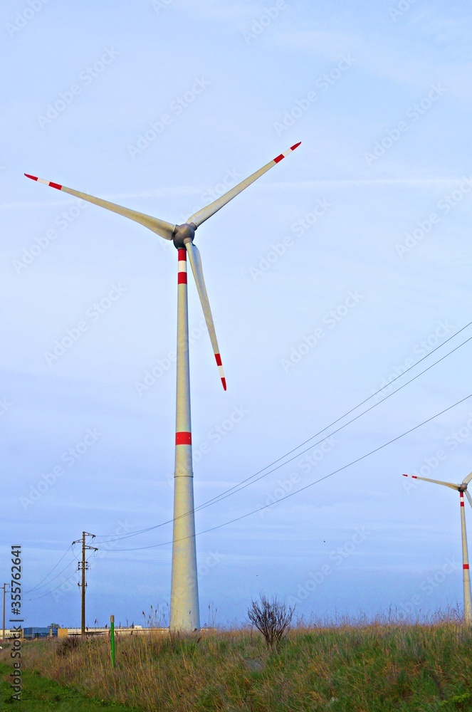 Fototapeta premium wind blade in the Tuscan countryside in Italy