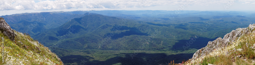Obraz premium On the top of the world, panorama of Crimean sierra view from Eklizi Burun peak on Chatyr-dag mount 