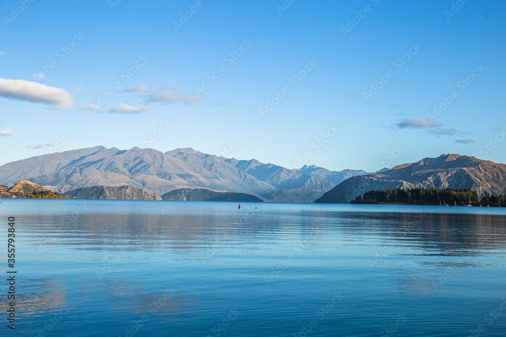 Obraz premium lake and mountains