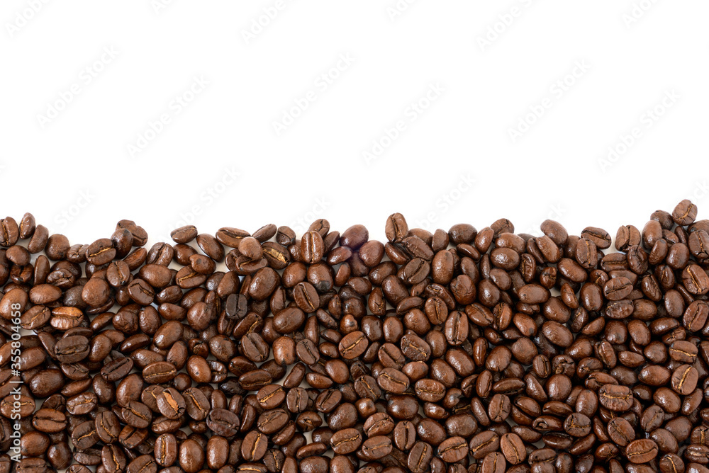 Obraz premium Coffee beans isolated on white background