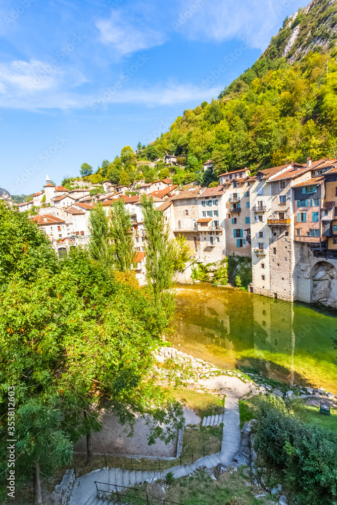 Obraz premium village in the mountains, Pont-en-Royans, France 