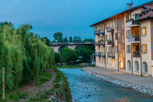 Busca all'imbrunire, un piccolo comune della Provincia di Cuneo, nel Sud del Piemonte photo