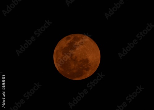 Super red moon (January 2019)