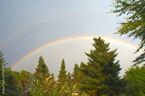 Ein Regenbogen   ber die Landschaft von Soltau