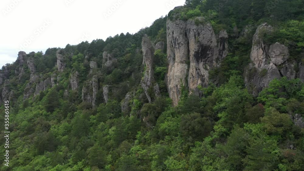 Vue aérienne par drone du Cirque de Navacelles, France Vue aérienne par drone du Cirque de Navacelles, France
