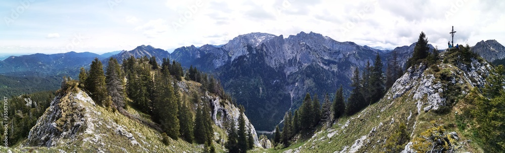 Ausflug in die Alpen bei schönstem Wetter - Alpenpanorama