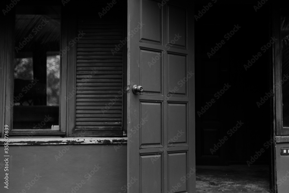 Door Door