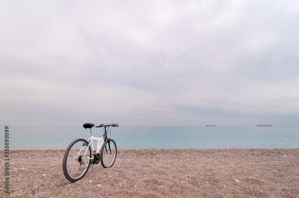 Fototapeta premium Bicycle on the beach