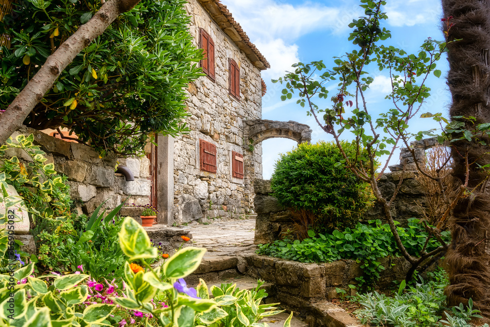 Hum is a town in Istria, about 14 kilometers from Buzet. The town, where only 30 people live, is called the Hum is a town in Istria, about 14 kilometers from Buzet. The town, where only 30 people live, is called the