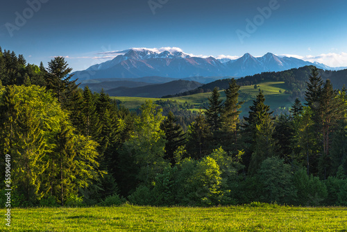 Widok na Tatry z Wysokiego Wierchu, Pieniny, Polska, Słowacja