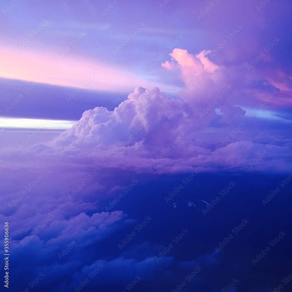Naklejka premium Purple Rain Clouds