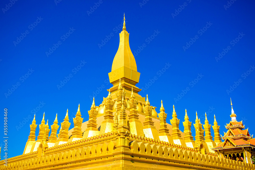 Naklejka premium Main pagoda of Pha That Luang temple in Vientiane , Laos