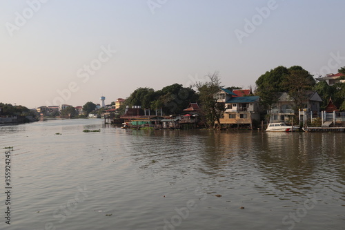 Canal à Ayutthaya, Thaïlande 