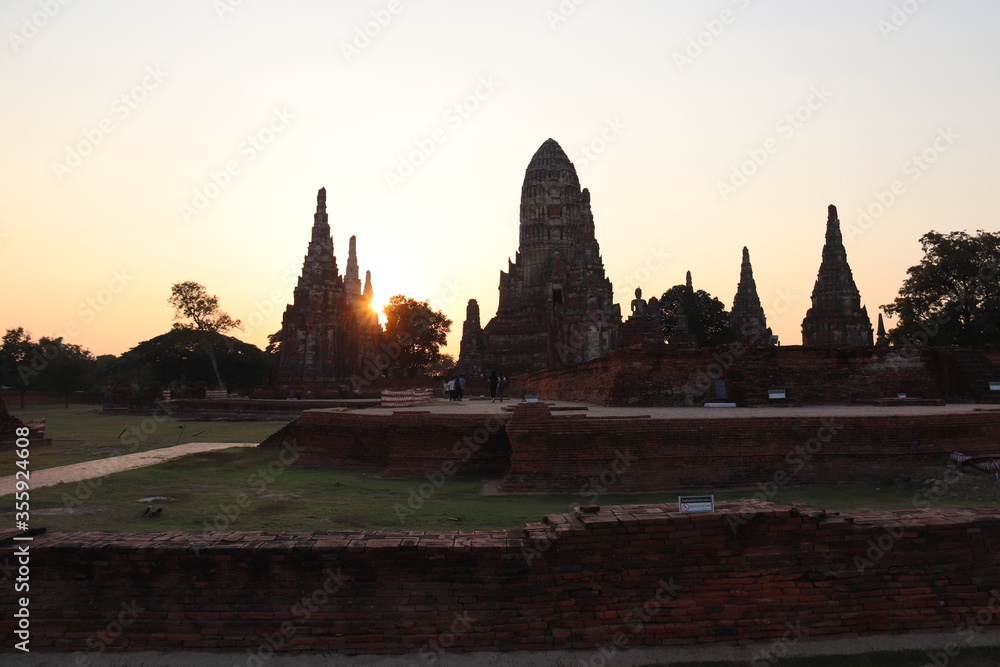 Coucher de soleil sur le Wat Chai Watthanaram à Ayutthaya, Thaïlande
