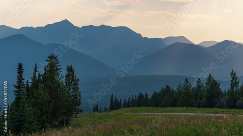 Foto nature scenarios inside Jasper National Park, Alberta, Canada