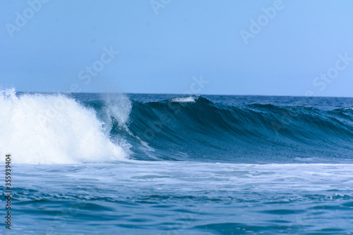 Fototapeta Naklejka Na Ścianę i Meble -  San Diego La Jolla Massive Waves