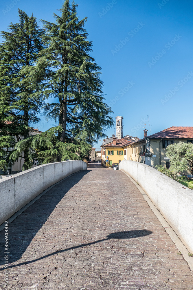 A bridge in Cassinetta di Lugagnano