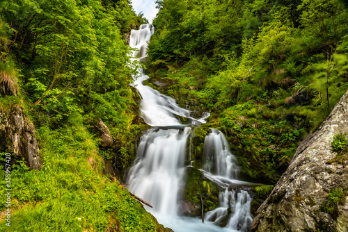 Le suggestive cascate del Saut, ammirabili in Valle Pesio (provincia di Cuneo), all'interno del Parco Naturale delle Alpi Marittime © alessandrogiam