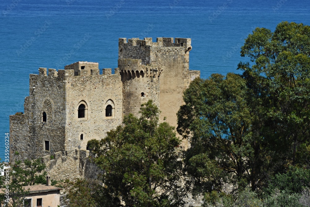 Roseto Capo Spulico - Cosenza - Castello Federiciano Roseto Capo Spulico - Cosenza - Castello Federiciano