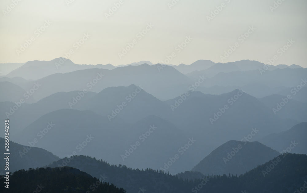 Naklejka premium Spectacular Mountain Ranges
