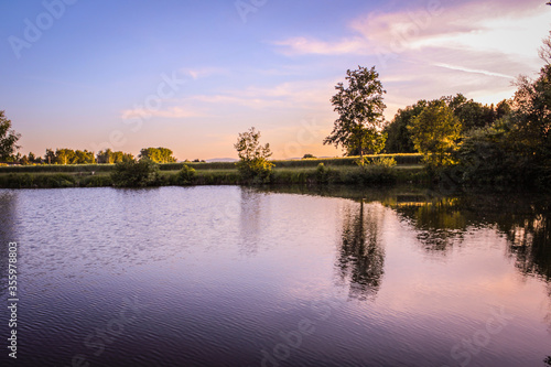 Fototapeta Naklejka Na Ścianę i Meble -  sunset over the pond