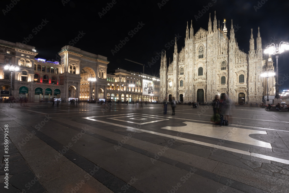 Duomo di Milano (Milan Cathedral) and Piazza del Duomo in Milan Duomo di Milano (Milan Cathedral) and Piazza del Duomo in Milan