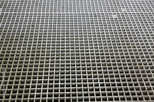 metal grating for the movement