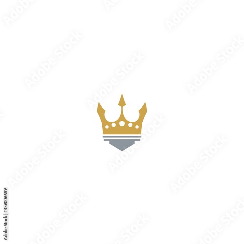 Crown concept logo icon design © xbudhong